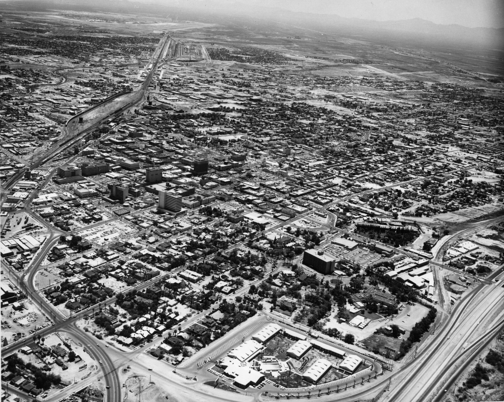 Tucson, aerial, 1967 (le)